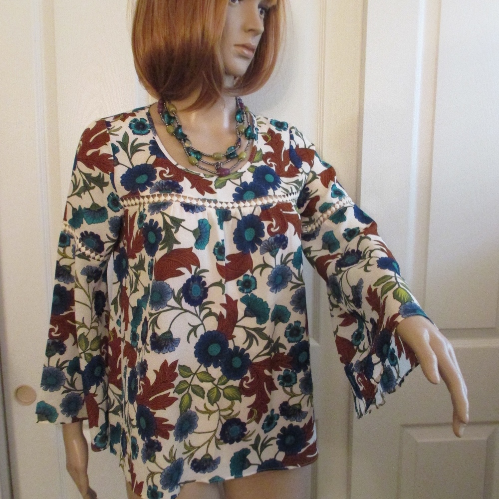 STUDIO JPR very pretty blouse - sz PS -MSRP $48.00